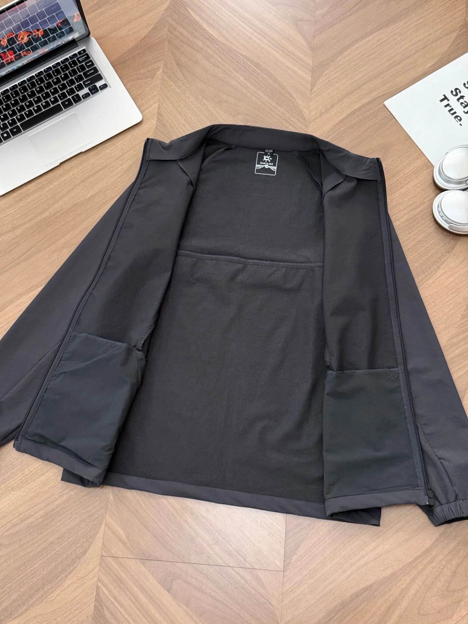 9978# KAILAS Quality M 8 Classiclogo// ， ， ， ， 。 ， ， 。 ， ， 、 、 、 。 Breathable ！ ， ， 。 ， ， 。 ， ， 。 ， 。 、 、 ， Quality Versatile， ， : Black Gray Size : L-4xl